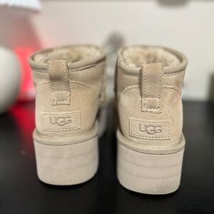 UGG- classic ultra mini platform boot (women)
